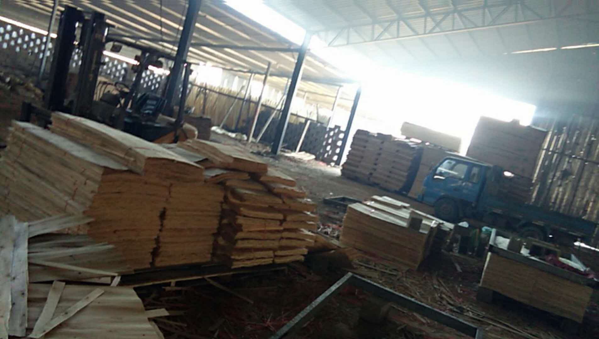 工廠(chǎng)實(shí)景-青島一林恒峰木業(yè)